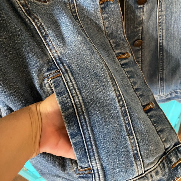 Jean Jacket Excellent Worn Condition Size L Denim No Flaws Noted Classy Casual - Picture 8 of 8